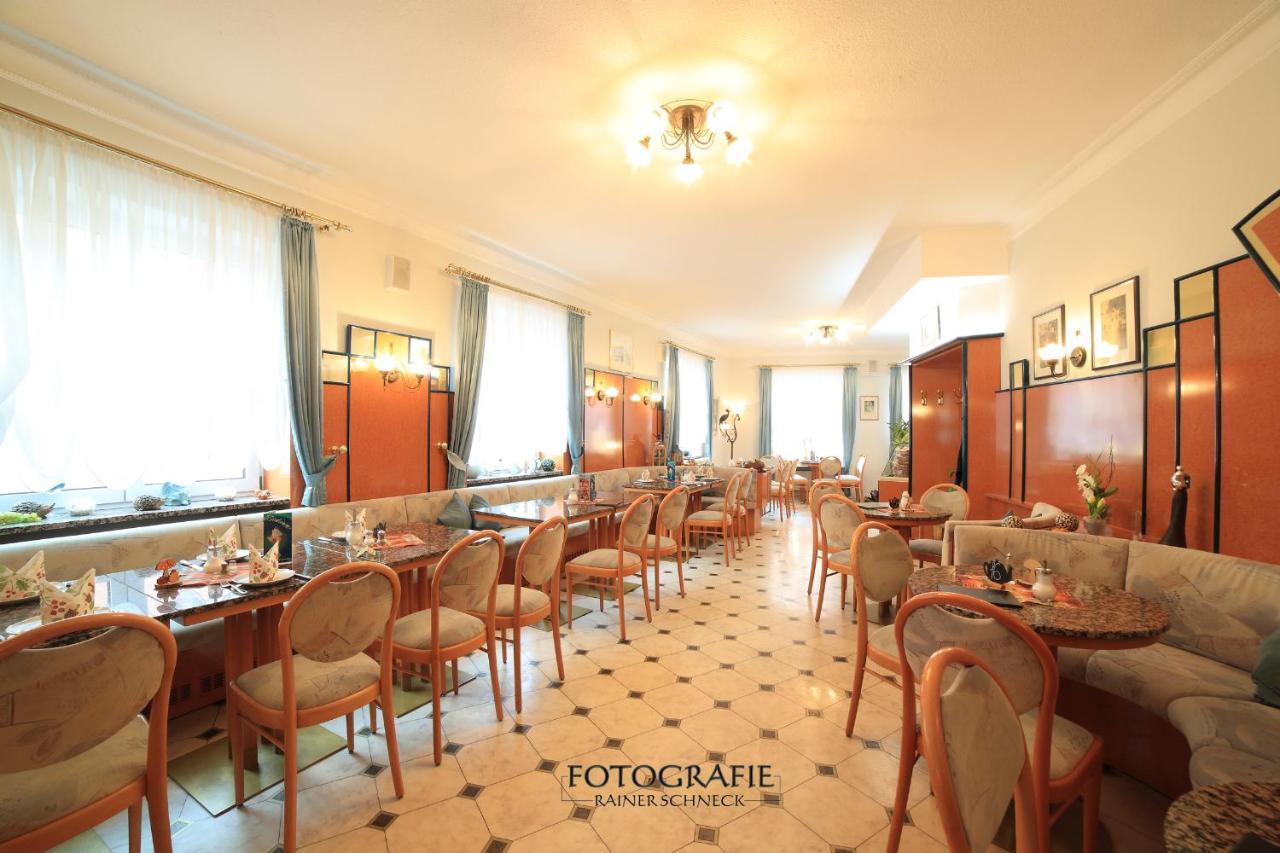 Hotel Cafe am Donautor Kelheim Exterior foto